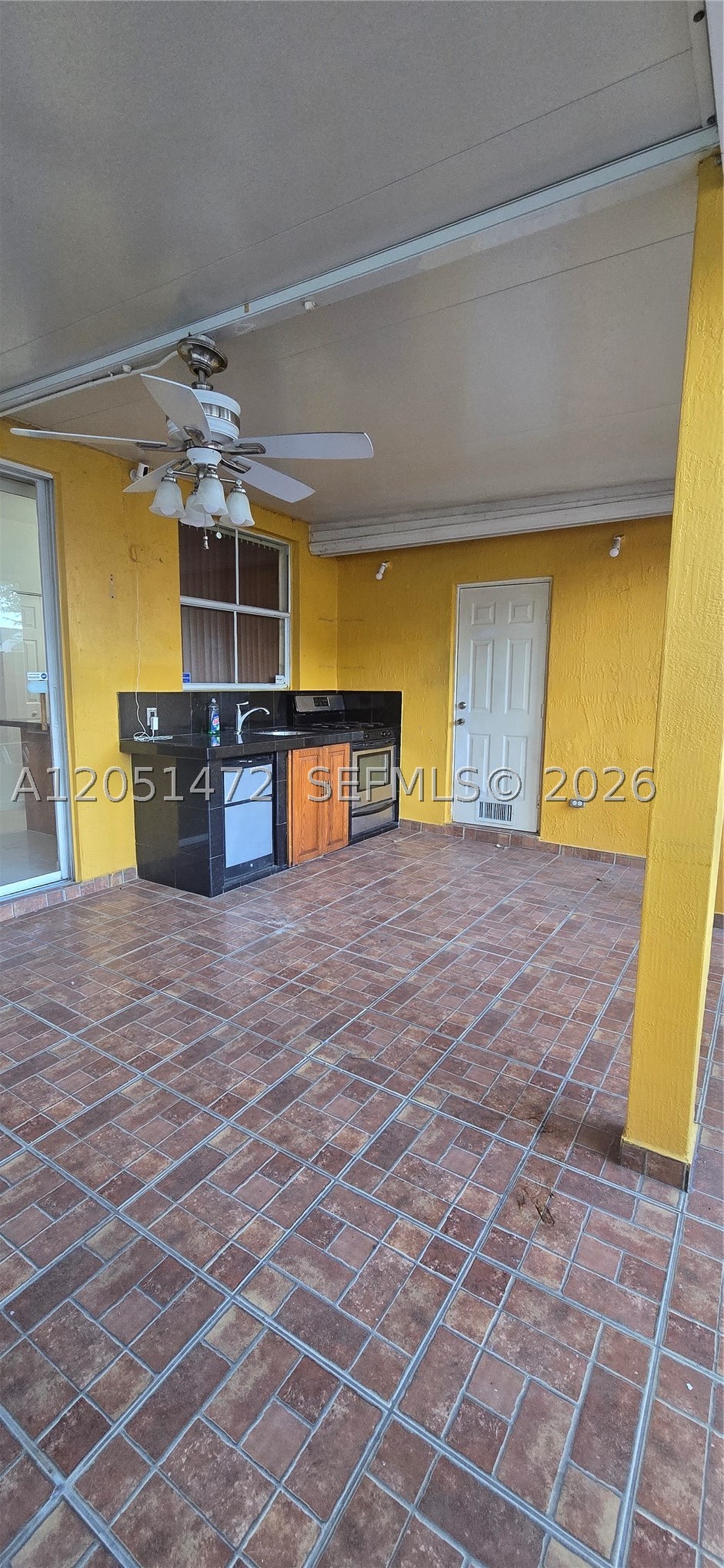 CASA DEL SUR - Residential Lease
