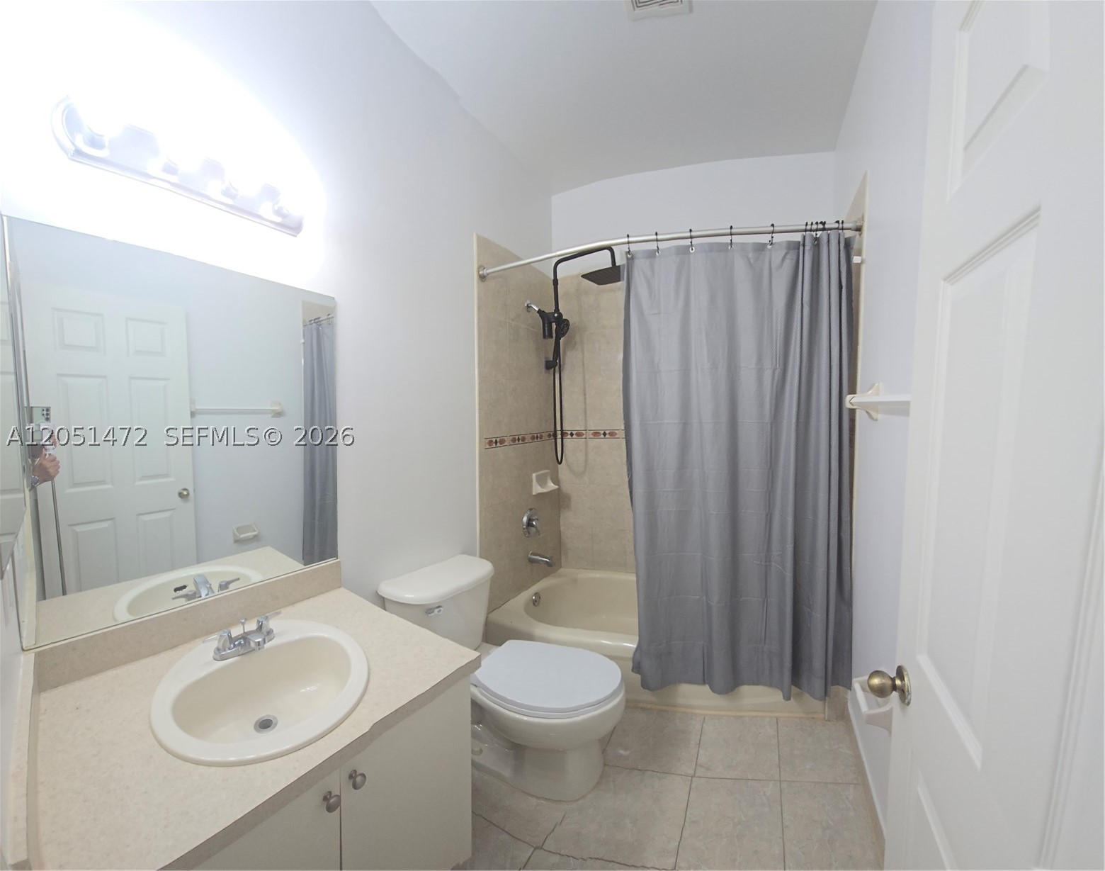 CASA DEL SUR - Residential Lease