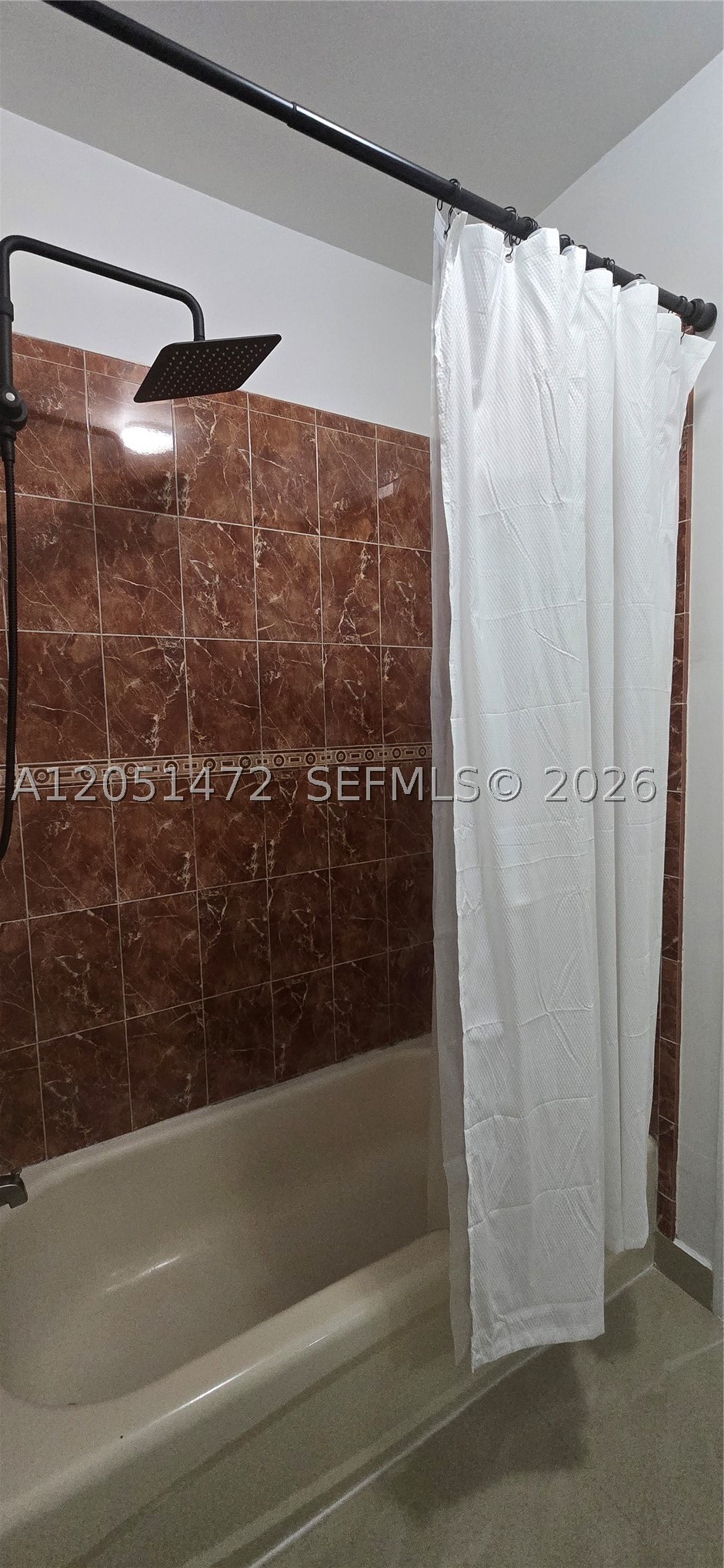 CASA DEL SUR - Residential Lease