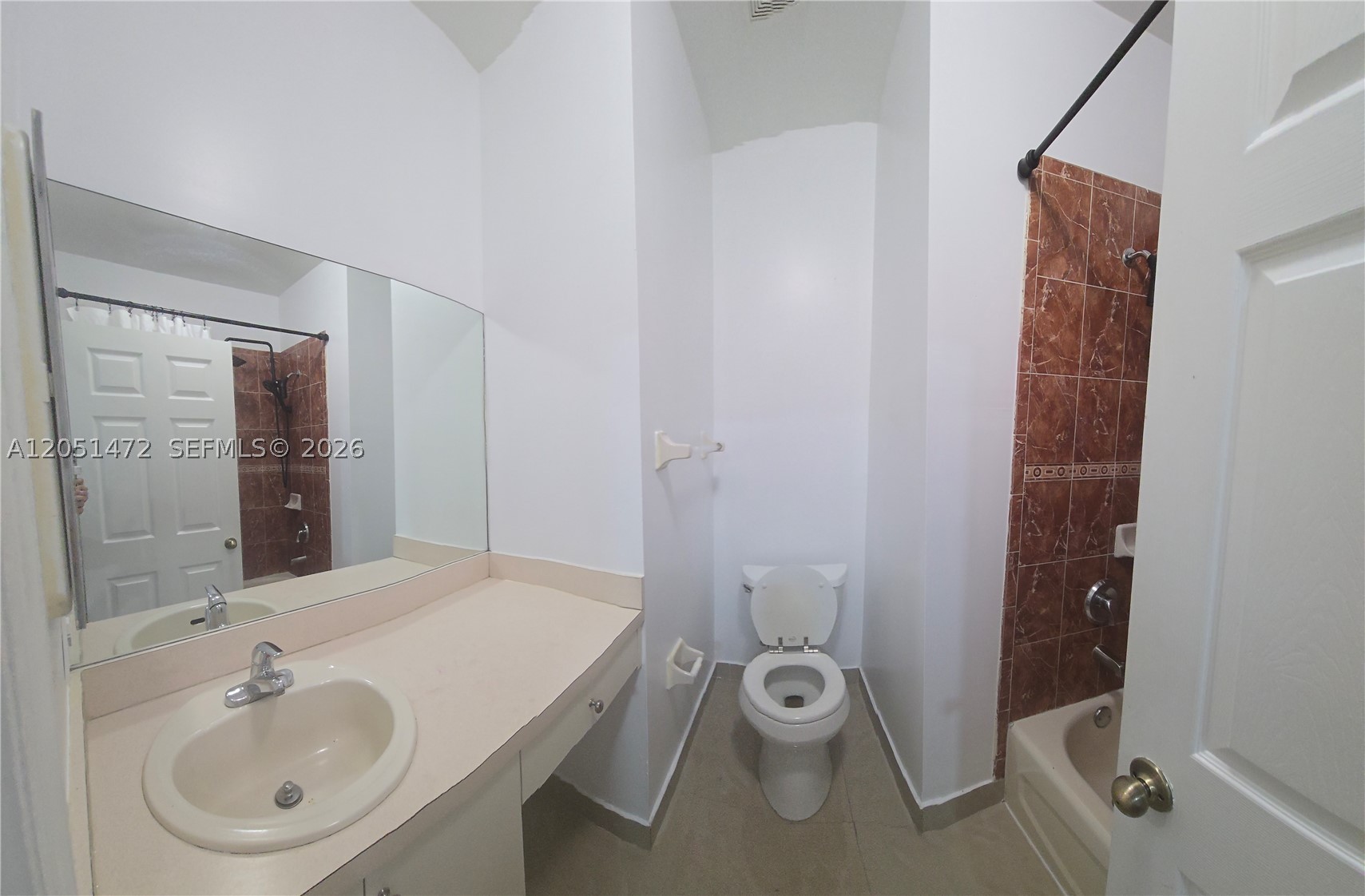 CASA DEL SUR - Residential Lease