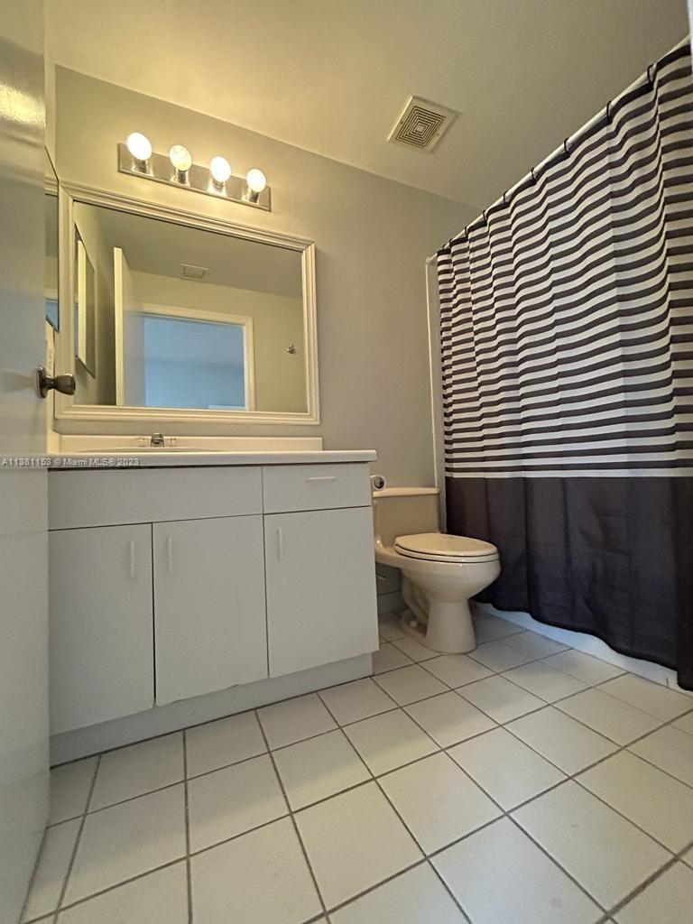 SECTORS 3 & 4 BOUNDARY PL - Residential Lease