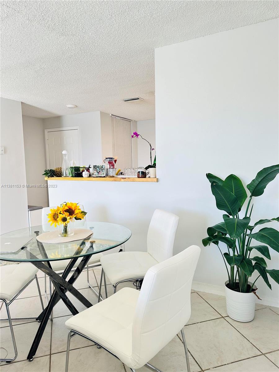 SECTORS 3 & 4 BOUNDARY PL - Residential Lease