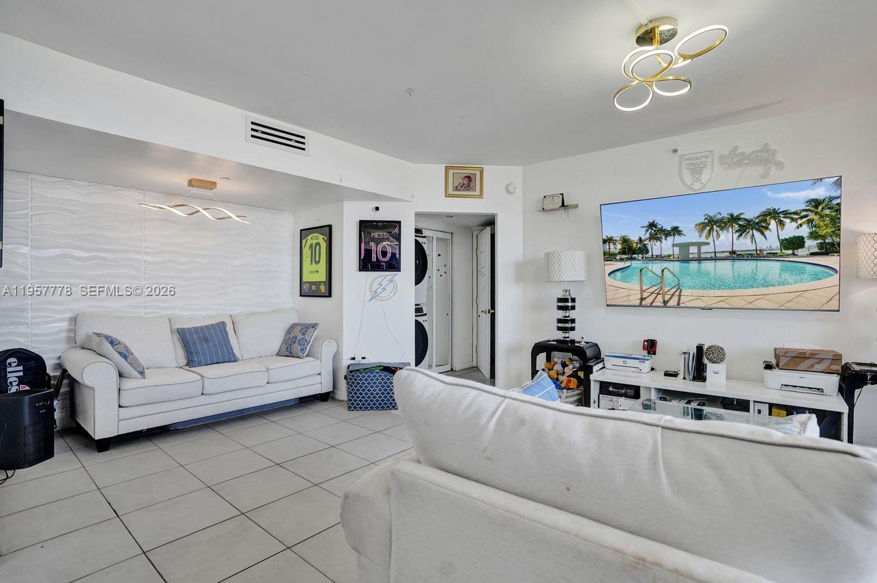 THE WAVERLY AT SOUTH BEAC - Residential