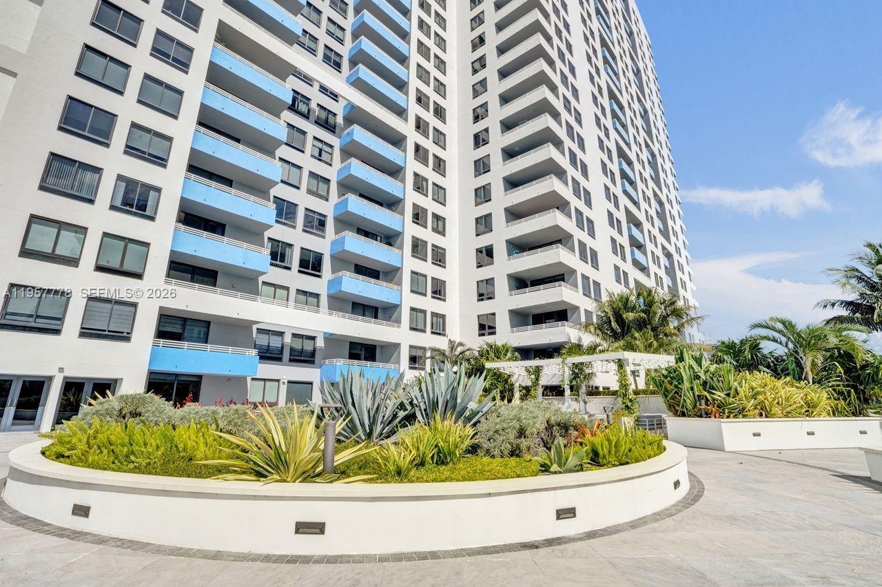 THE WAVERLY AT SOUTH BEAC - Residential