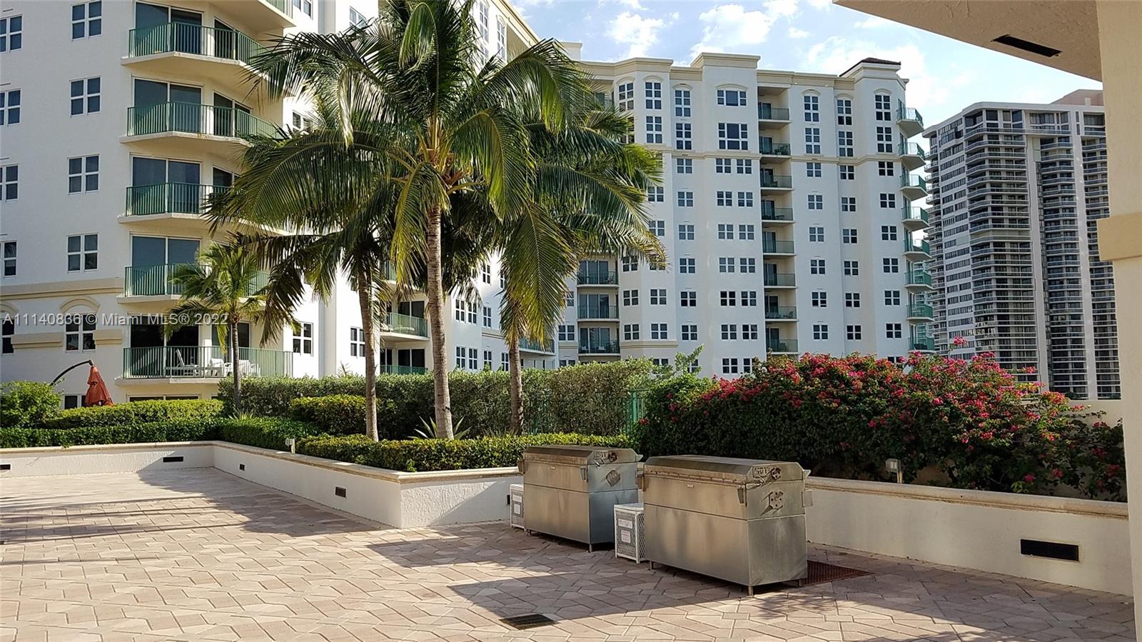 TURNBERRY VLG NO TOWER CO - Residential