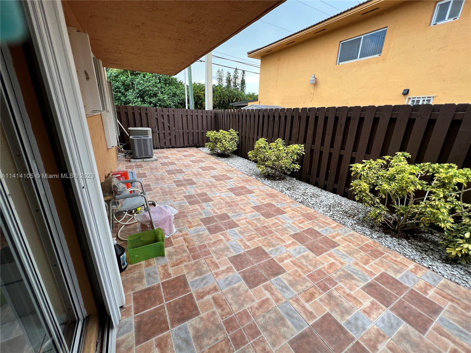 WEST POINCIANA VILLAS CON - Residential