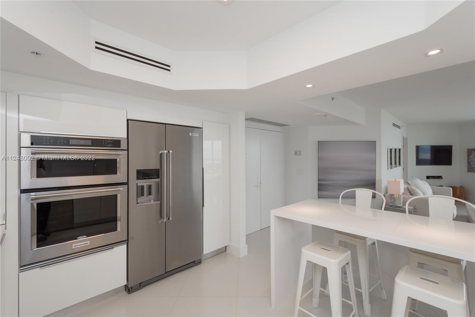 LA GORCE PALACE CONDO - Residential Lease