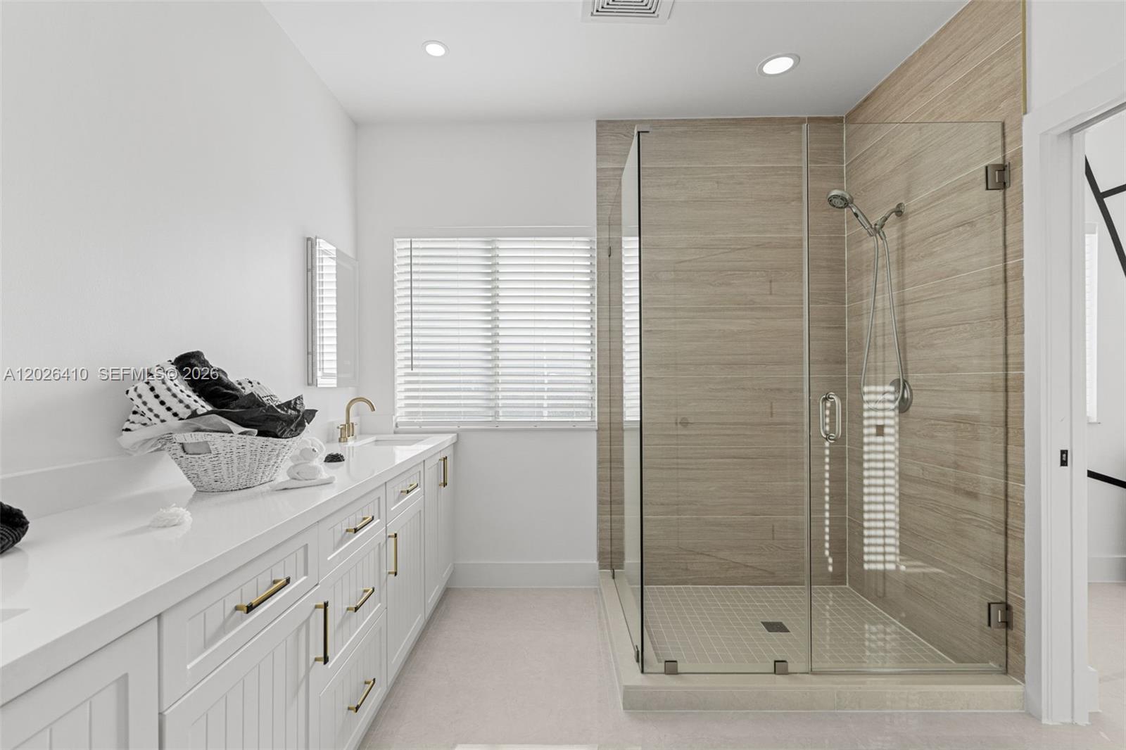 EFM ESTATES SECTIONS TWO - Residential