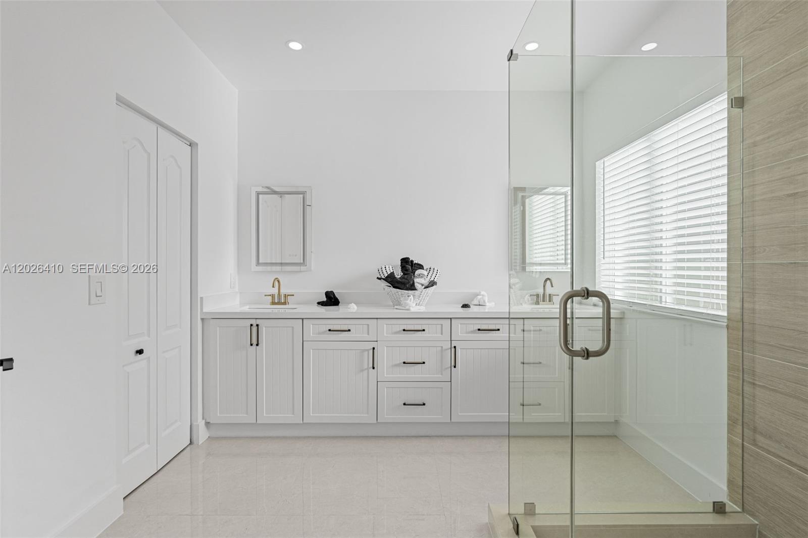 EFM ESTATES SECTIONS TWO - Residential