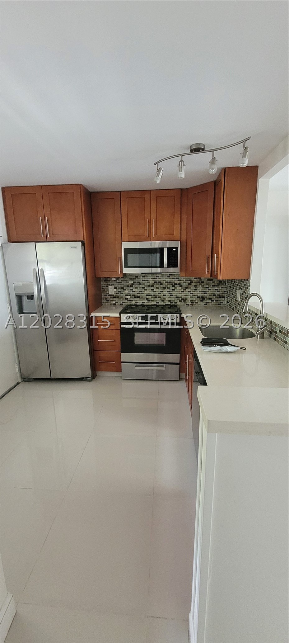 EDEN ISLES CONDO NO 7 - Residential