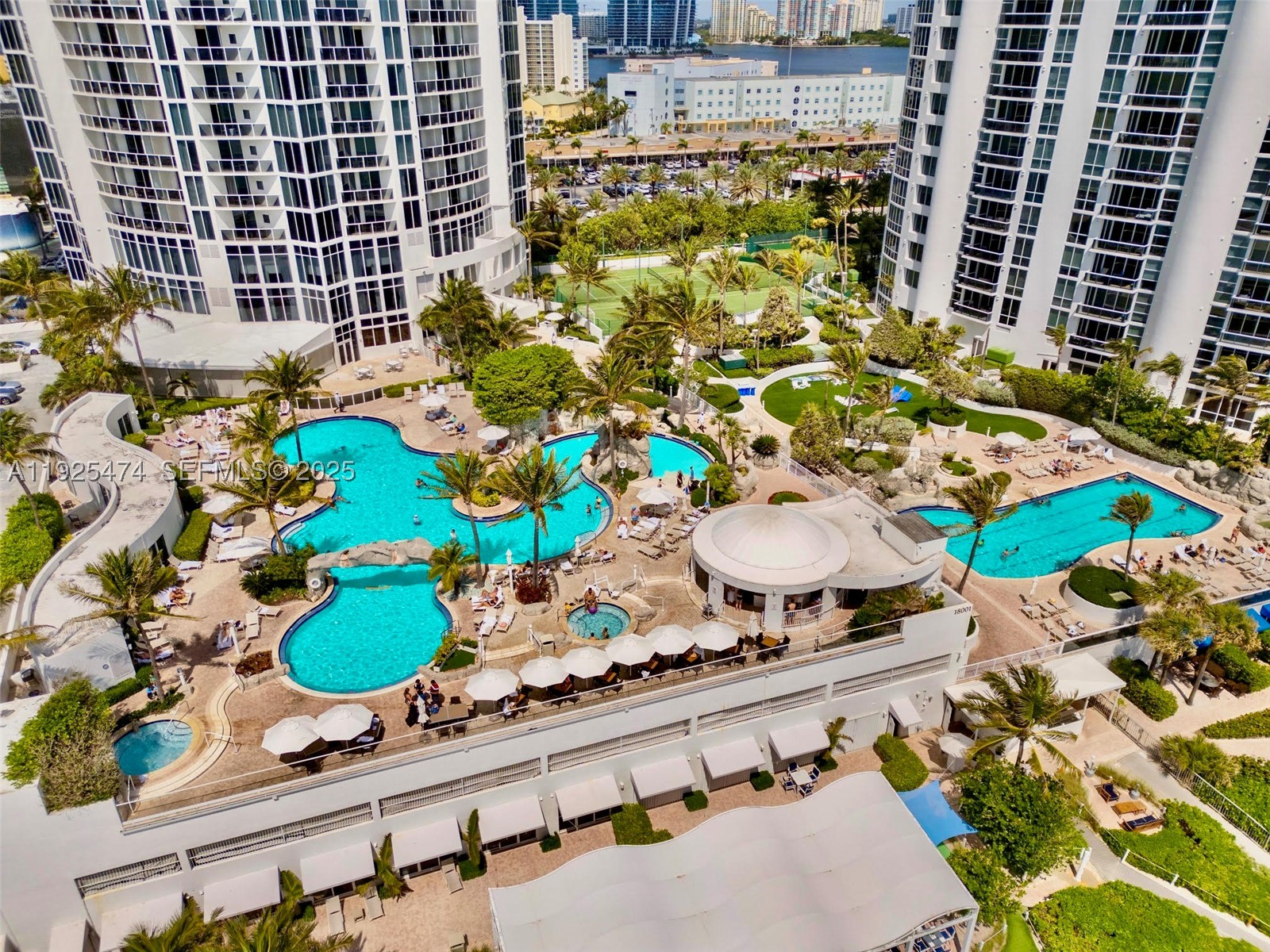 TRUMP INTERNATIONAL SONES - Residential