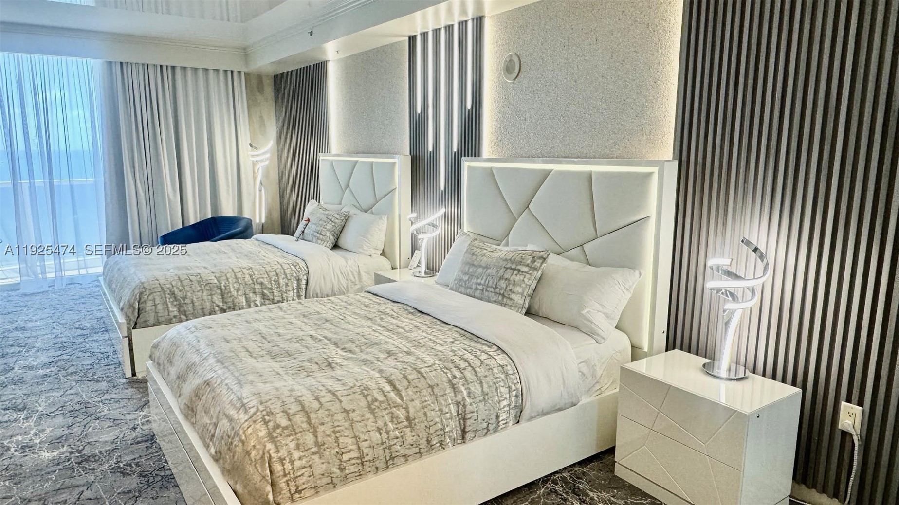 TRUMP INTERNATIONAL SONES - Residential