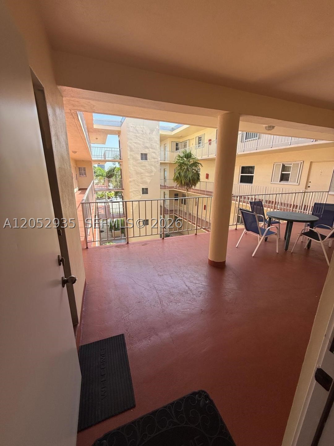 RODMAN OF HOLLYWOOD CONDO - Residential Lease