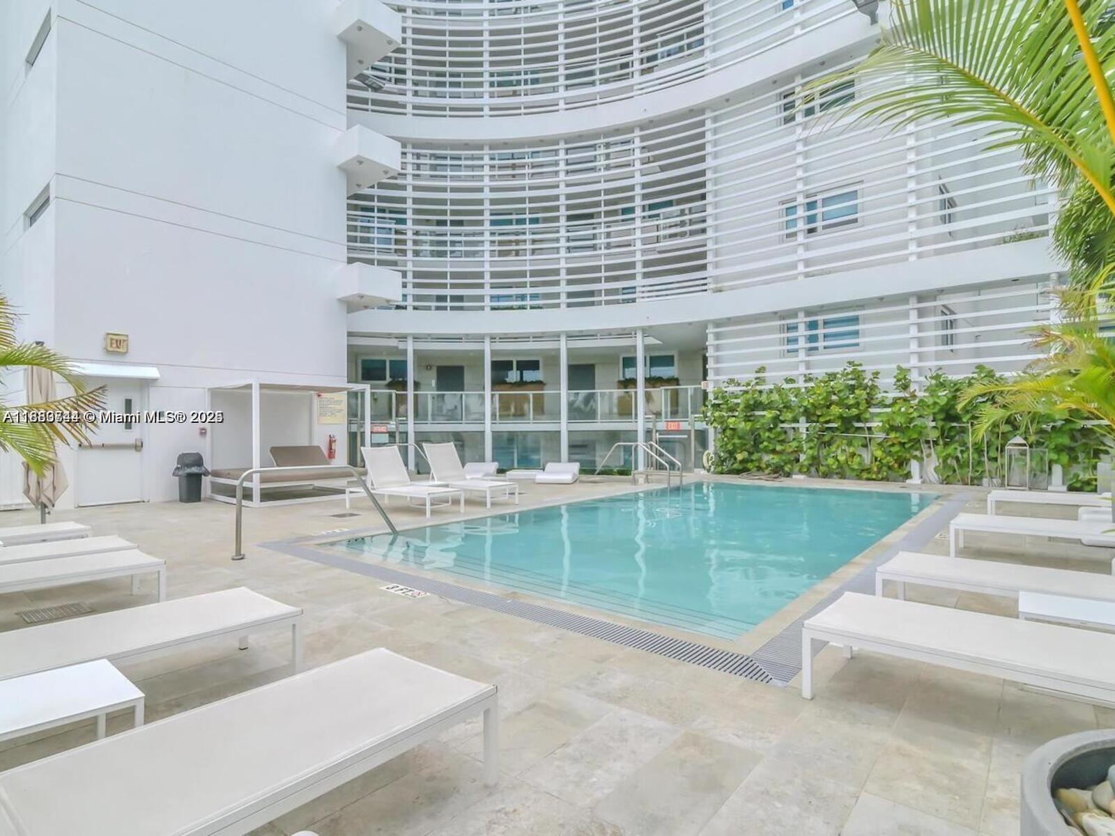 BAY HARBOUR ISLAND - Residential