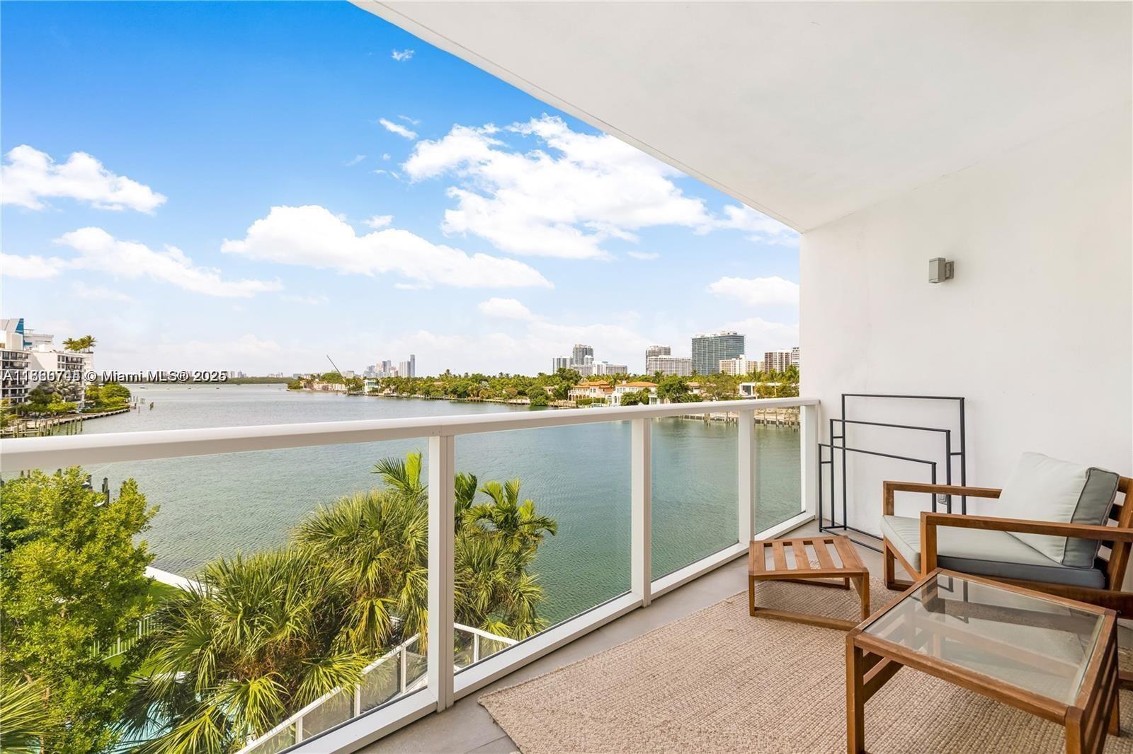 BAY HARBOUR ISLAND - Residential