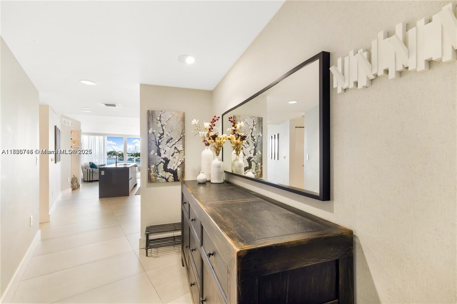 BAY HARBOUR ISLAND - Residential
