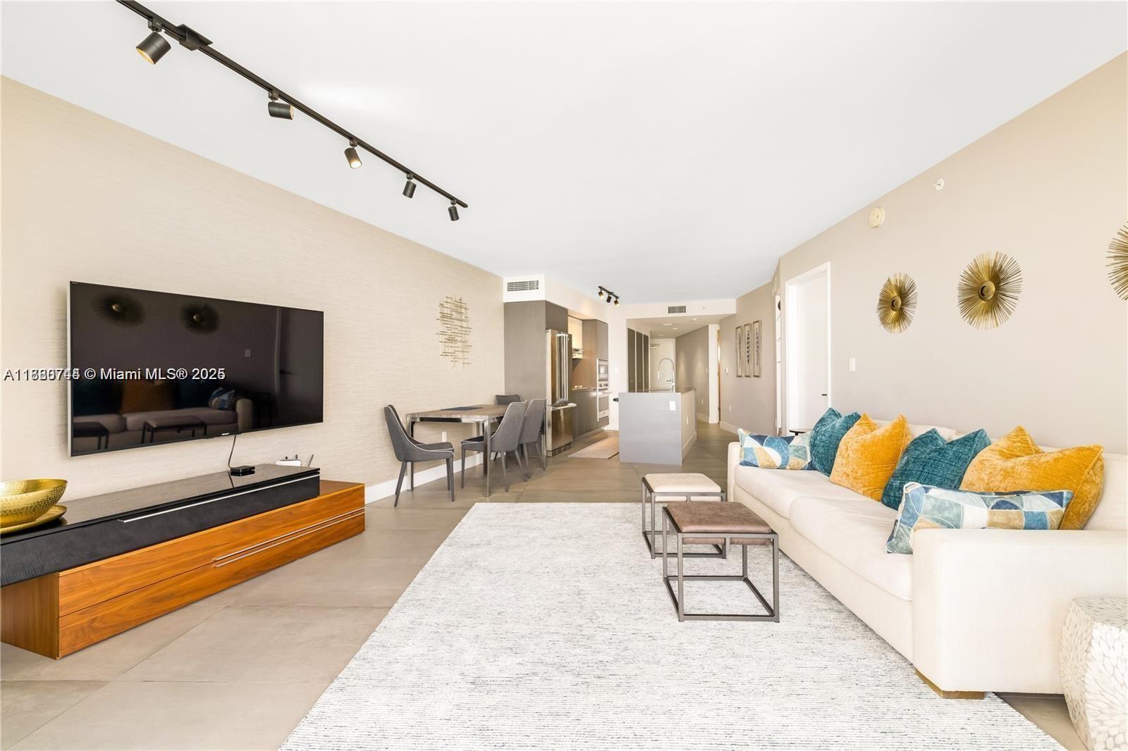 BAY HARBOUR ISLAND - Residential