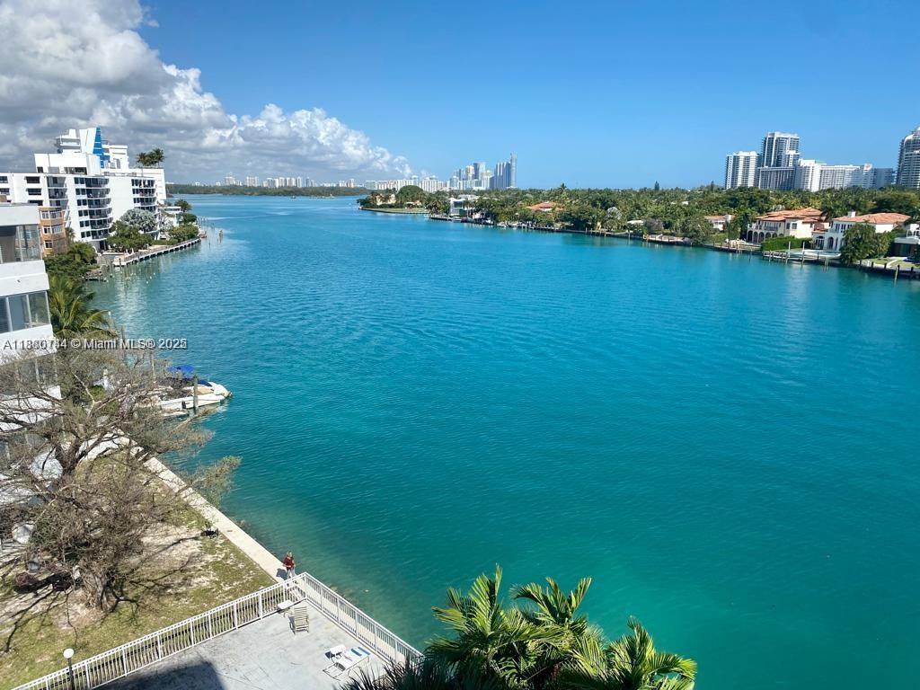 BAY HARBOUR ISLAND - Residential