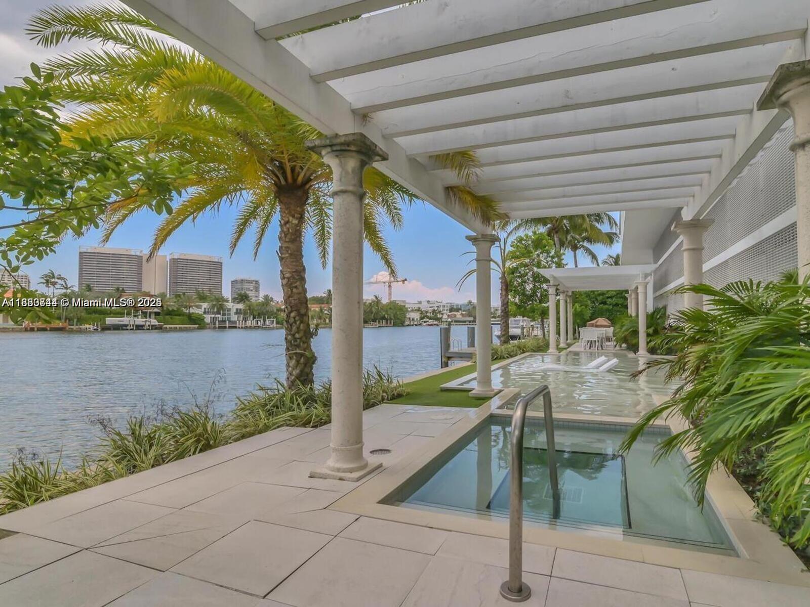BAY HARBOUR ISLAND - Residential