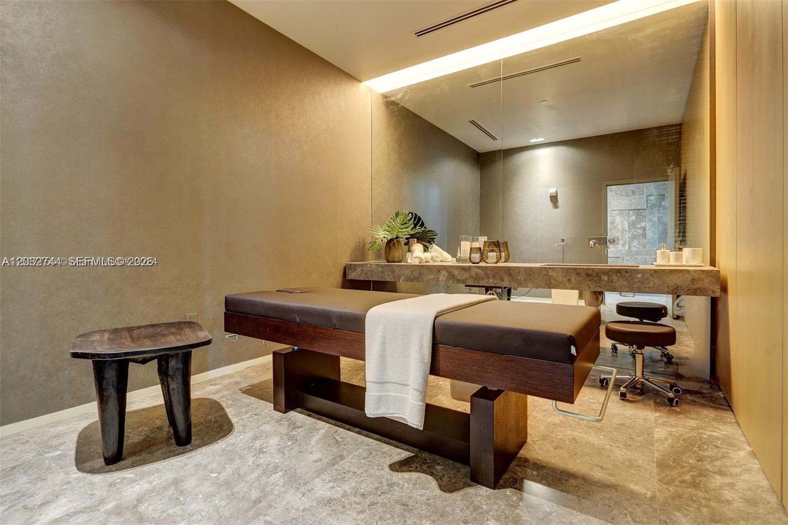 GRAN PARAISO - Residential Lease