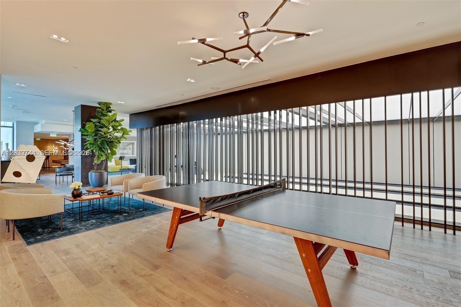 GRAN PARAISO - Residential Lease