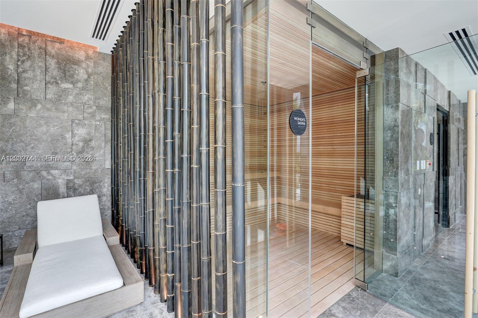 GRAN PARAISO - Residential Lease