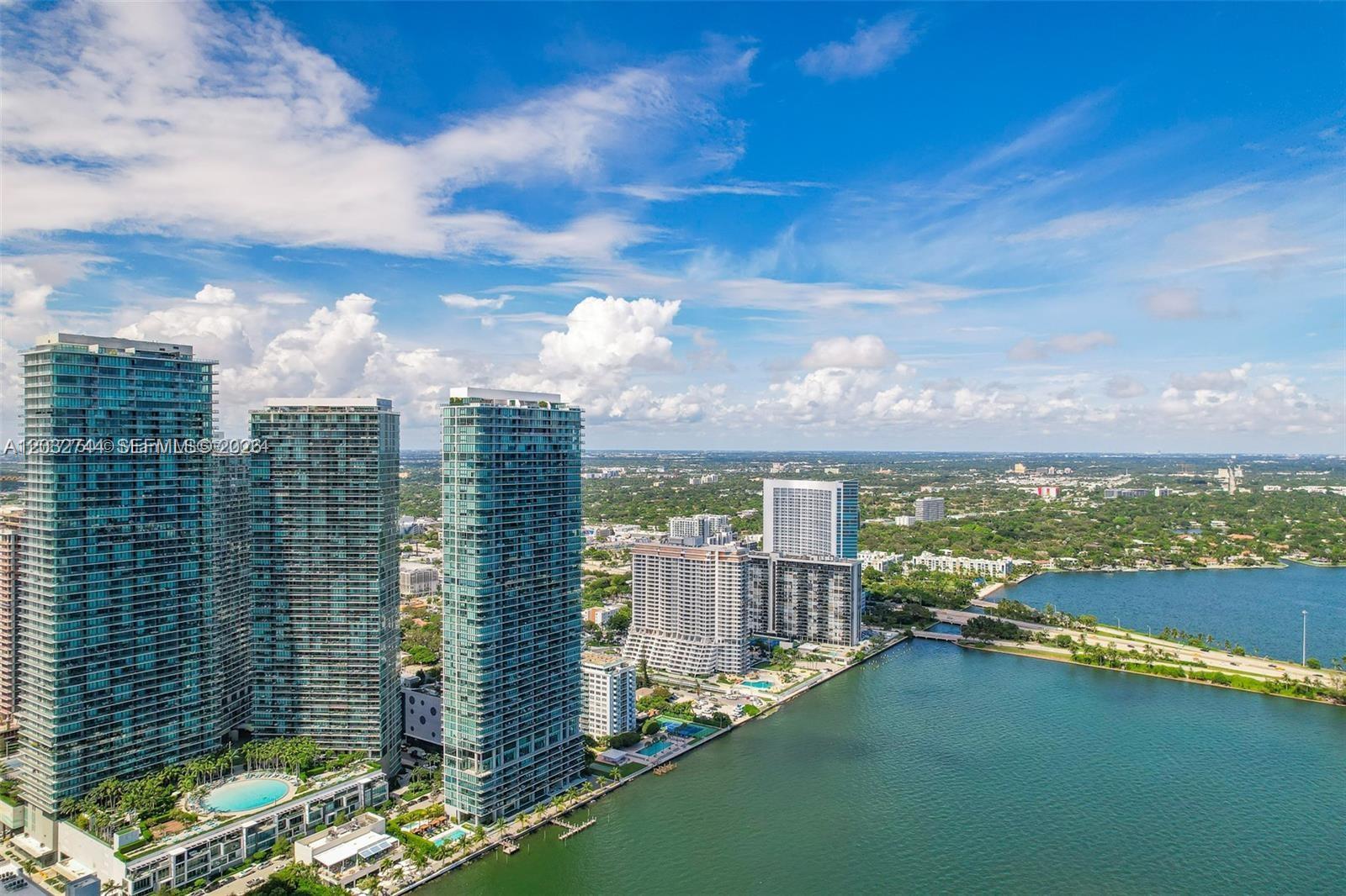 GRAN PARAISO - Residential Lease