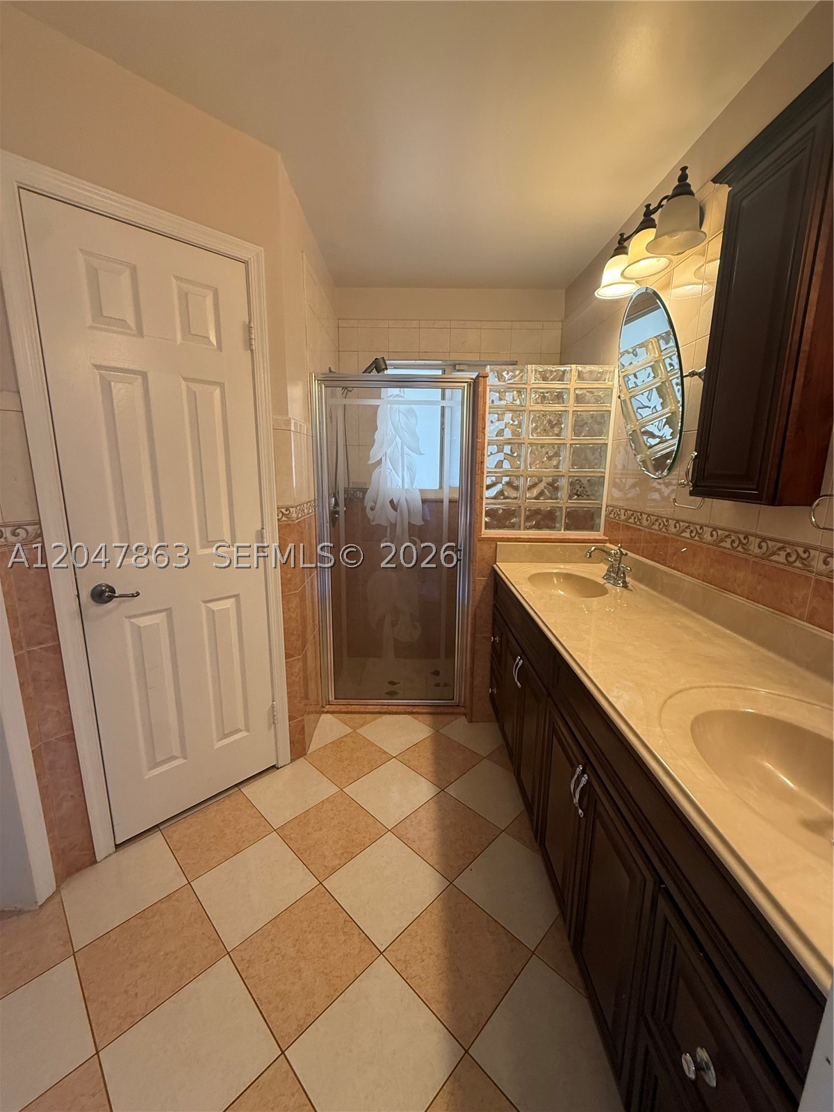 CHAPEL TRAIL II - Residential Lease