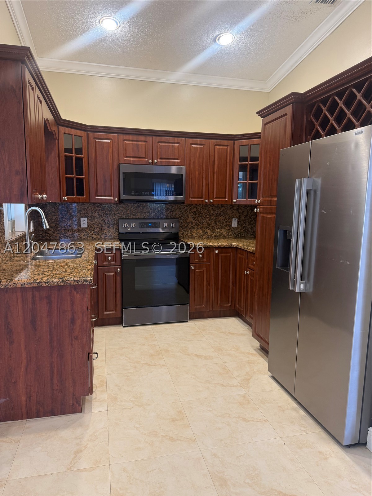 CHAPEL TRAIL II - Residential Lease