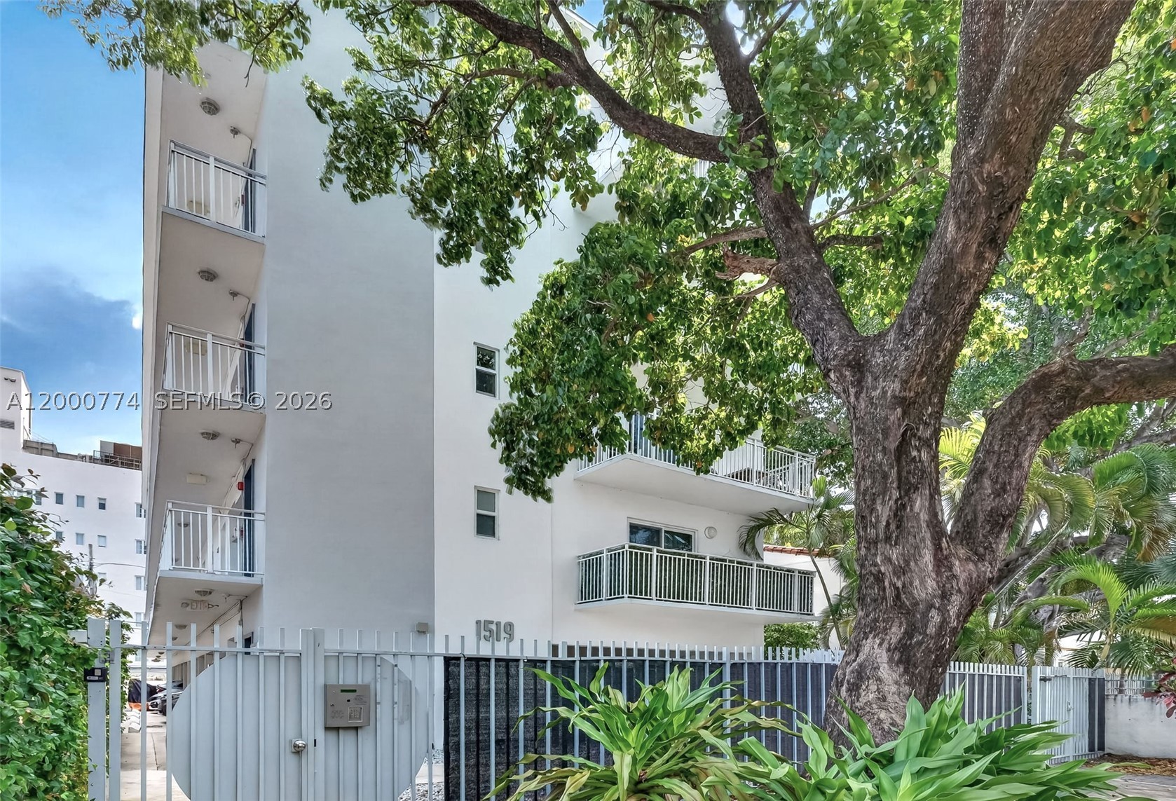 Just under a half-mile stroll to the beach! Spacious condo converts as 2BED w/ floor-to-ceiling pocket sliding wall to wide layout when open. Right in the center of SoBe,yet still exclusively quiet. Enjoy the walkable famous neighborhood: turquoise ocean|sandy beach,recreational 9-mile paved oceanfront Beachwalk,fine dining,incredible nightlife bars|lounges|clubs,fashionable retail shops,trendy Lincoln Rd.outdoor mall,historic Española Way,redone Flamingo Park|Sport|Pool|Tennis Ctr.,NewWorldSymphony,ConventionCenter,public transportation|FREE trolley & much more.The large condo comes w/ travertine tiled floors,granite kitchen countertop,stainless steel appliances microwave|e-range|dishwasher|refrigerator,shower-bathtub combo,window treatment blinds,plenty of closet space|custom shelving,balcony & a 2025 new Trane A/C.Fenced-in property w/ intercom entrance,assigned gated parking spot under the bldg. plus residential street permit city parking right out front,private storage locker,top fl. community outdoor patio seating area,locked bike room & in-house laundry facility. No short-term rentals allowed but 1yr. leases,ensuring the building's privacy & long-term stability. Pets max.25lb. Live a private residential lifestyle in the SoBe hub of Miami Beach & for a change of scenery be just a ride away from the airport|MiamiWorldcenter|Wynwood|Design District|BrickellCityCentre|etc. FURNITURE|PRICE NEGOTIABLE! Assoc.fees incl.reserves|bldg. passed city recertification|2025 new roof!
