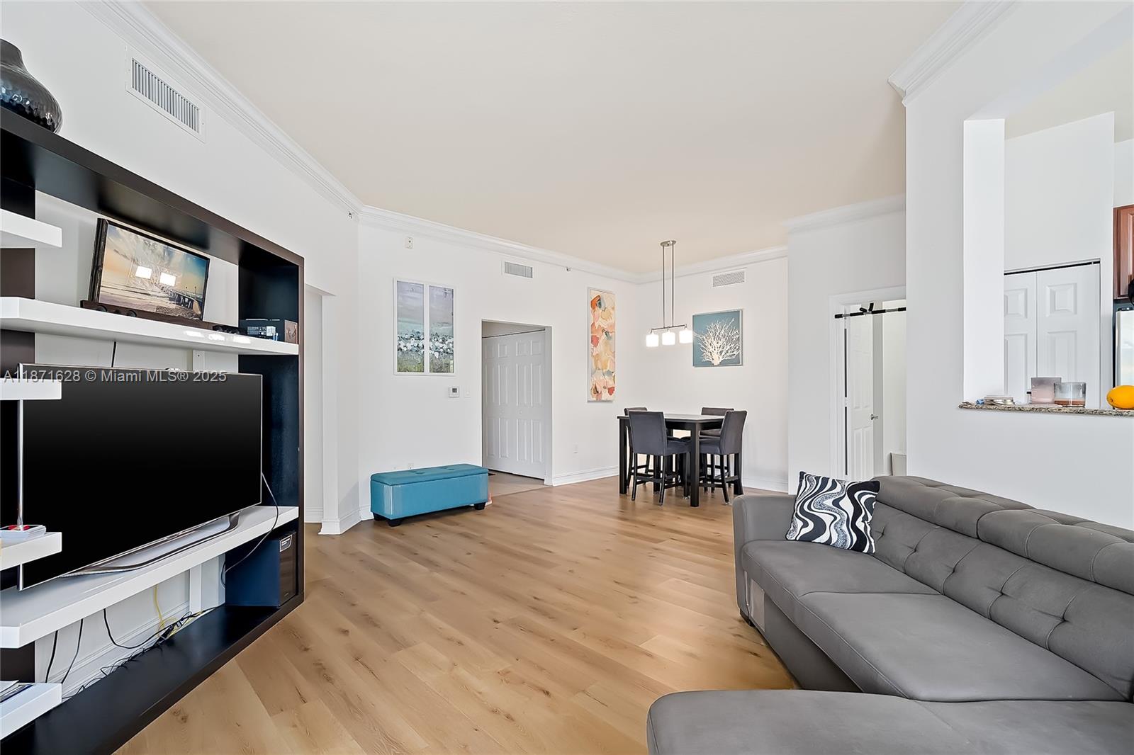 ALAQUA CONDO - Residential