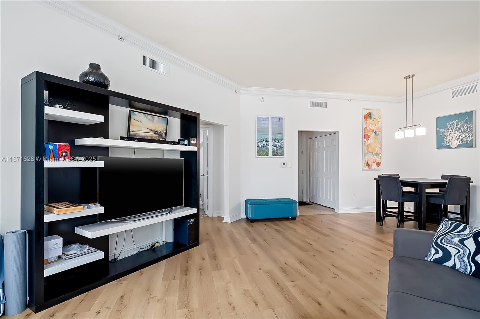 ALAQUA CONDO - Residential