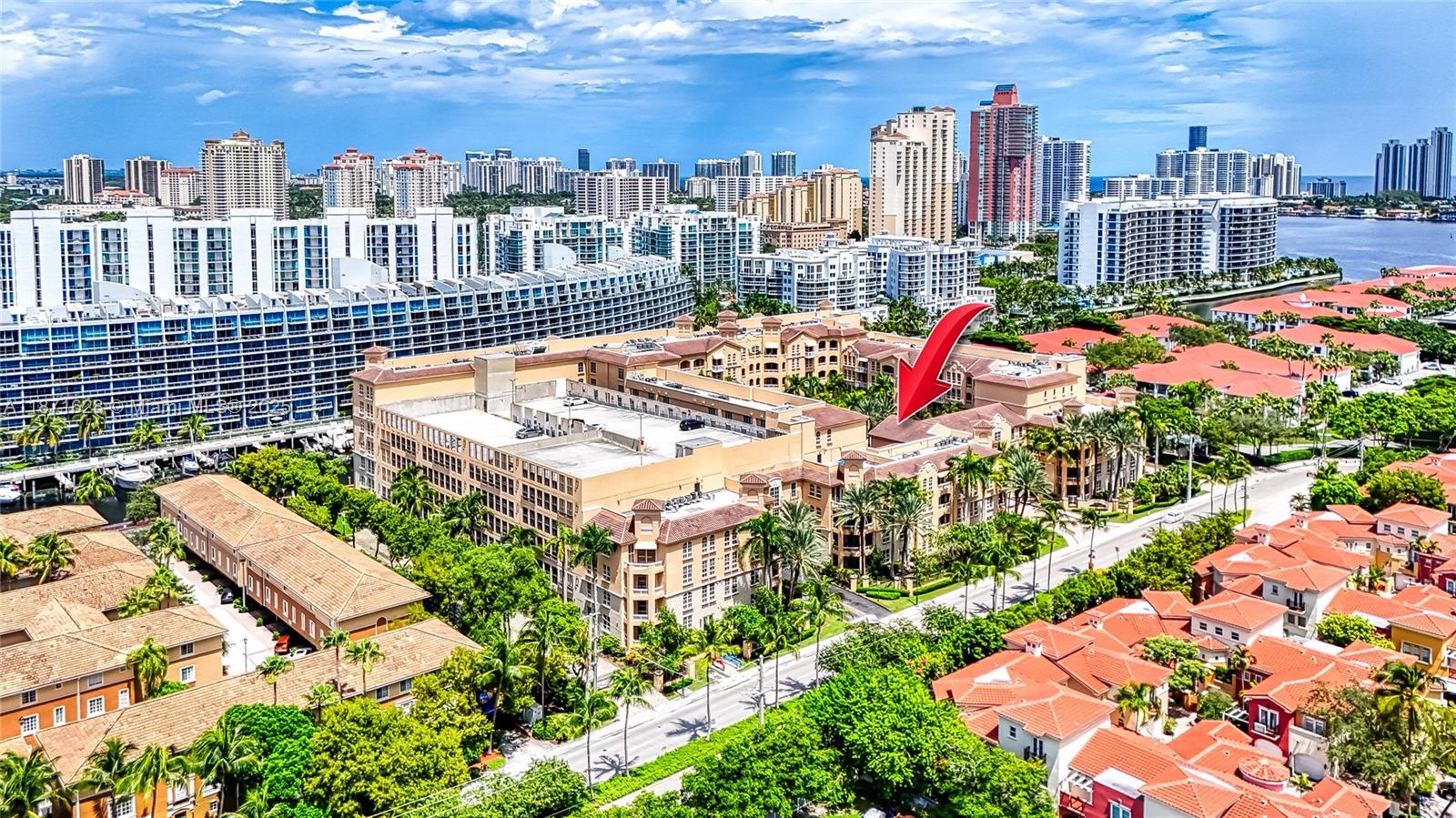 ALAQUA CONDO - Residential