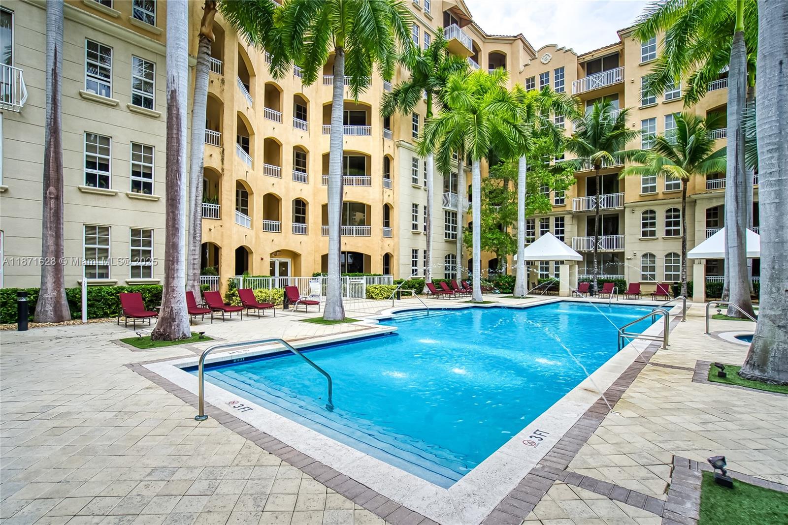 ALAQUA CONDO - Residential