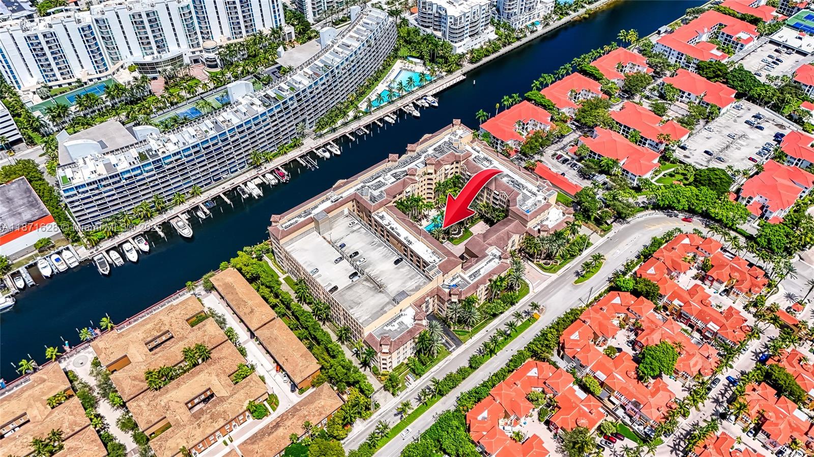 ALAQUA CONDO - Residential
