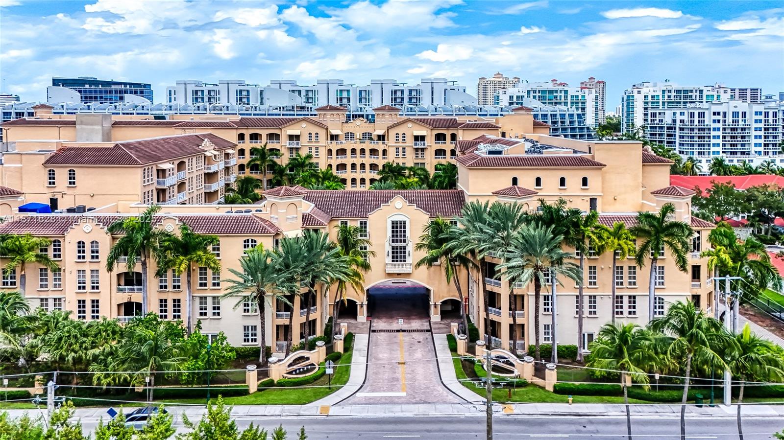 ALAQUA CONDO - Residential
