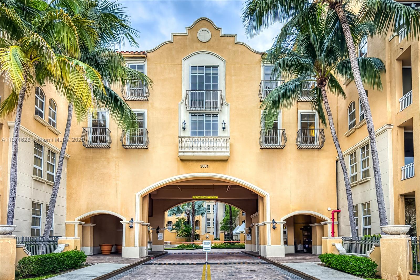 ALAQUA CONDO - Residential