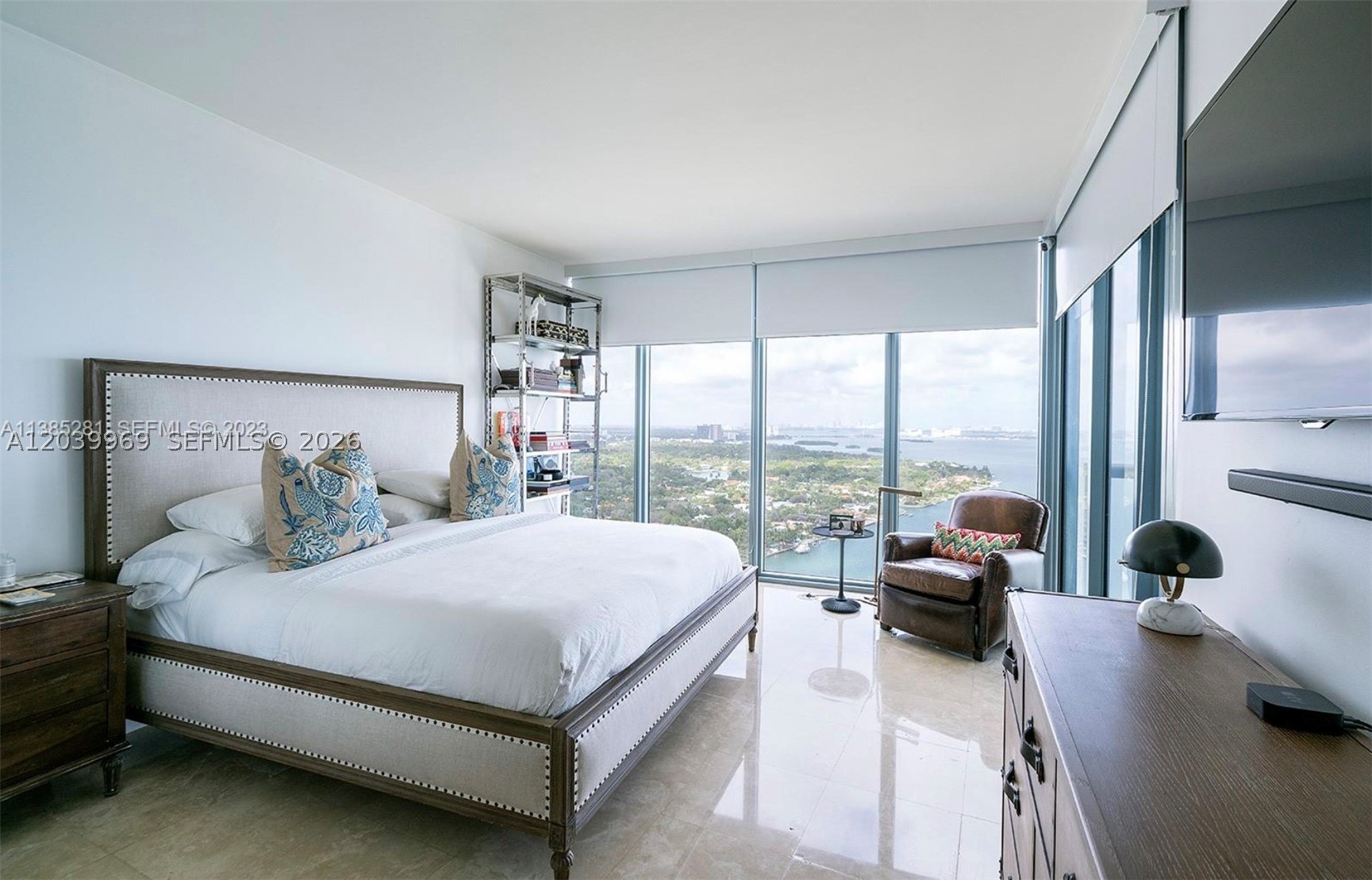 BLUE CONDO - Residential Lease