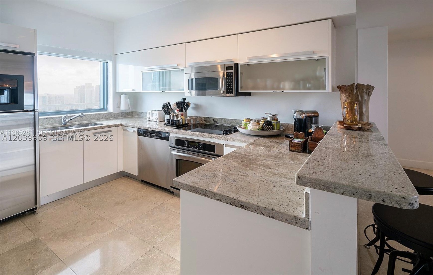 BLUE CONDO - Residential Lease