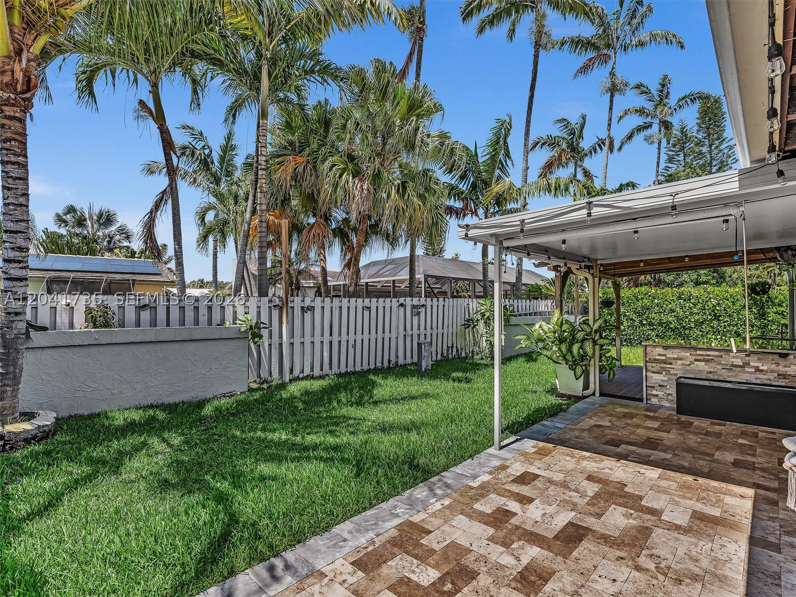 RAMBLEWOOD VILLAS - Residential