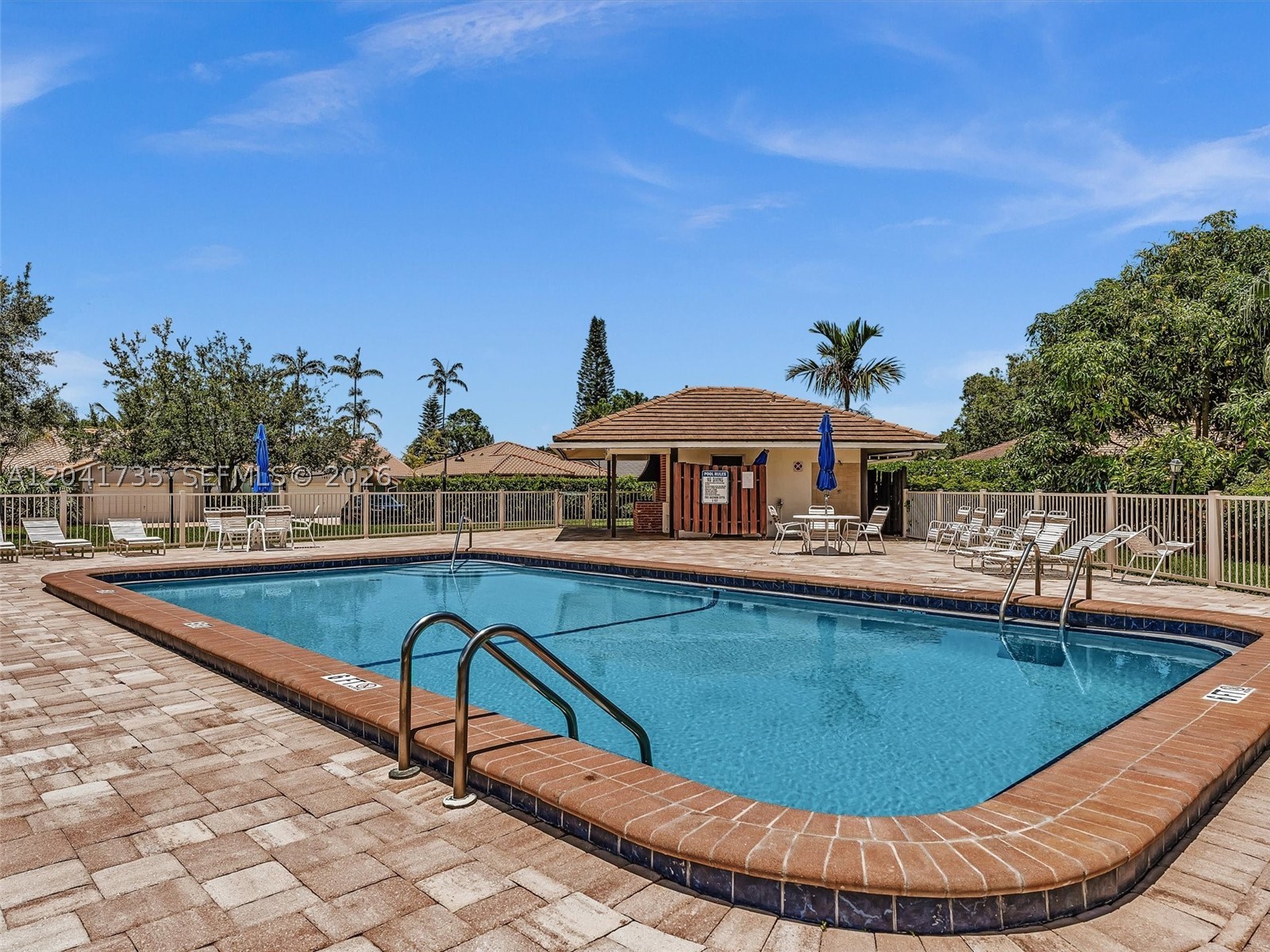 RAMBLEWOOD VILLAS - Residential