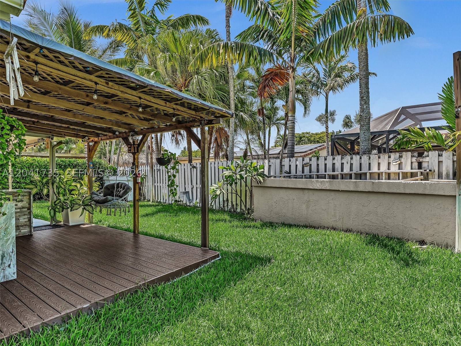 RAMBLEWOOD VILLAS - Residential