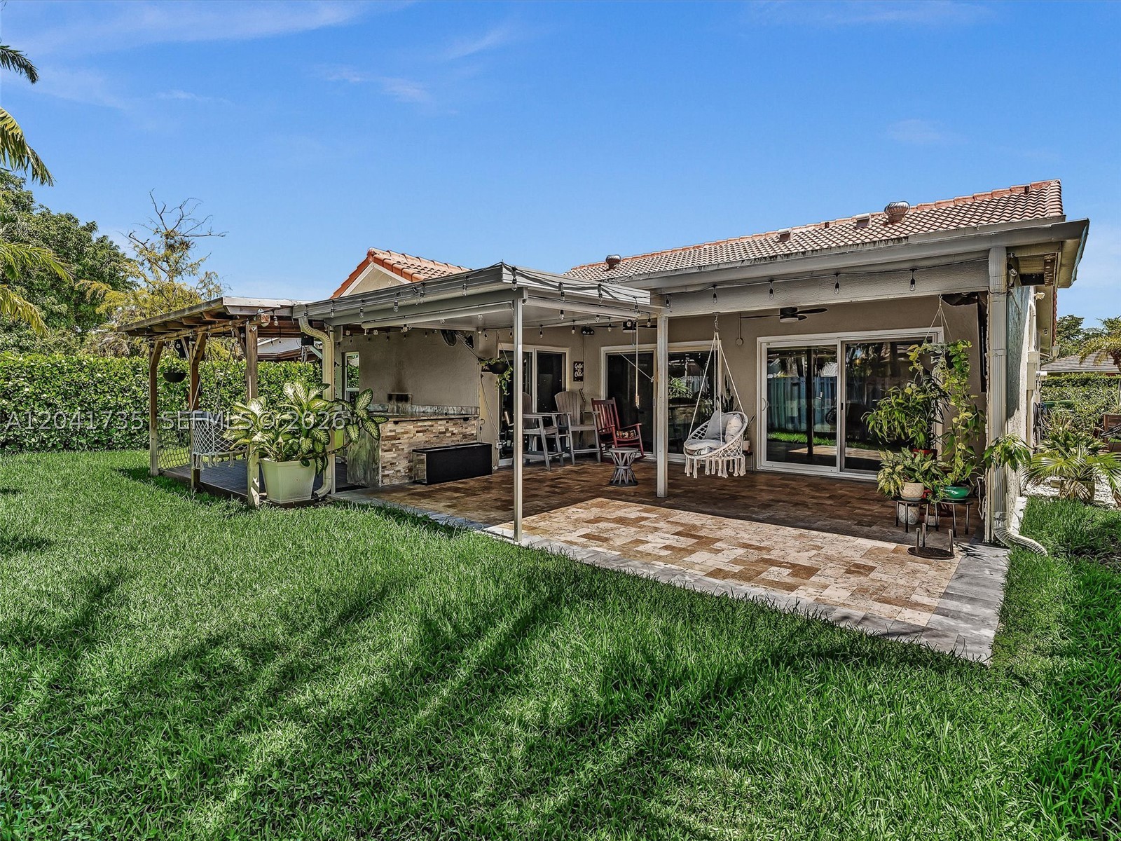 RAMBLEWOOD VILLAS - Residential