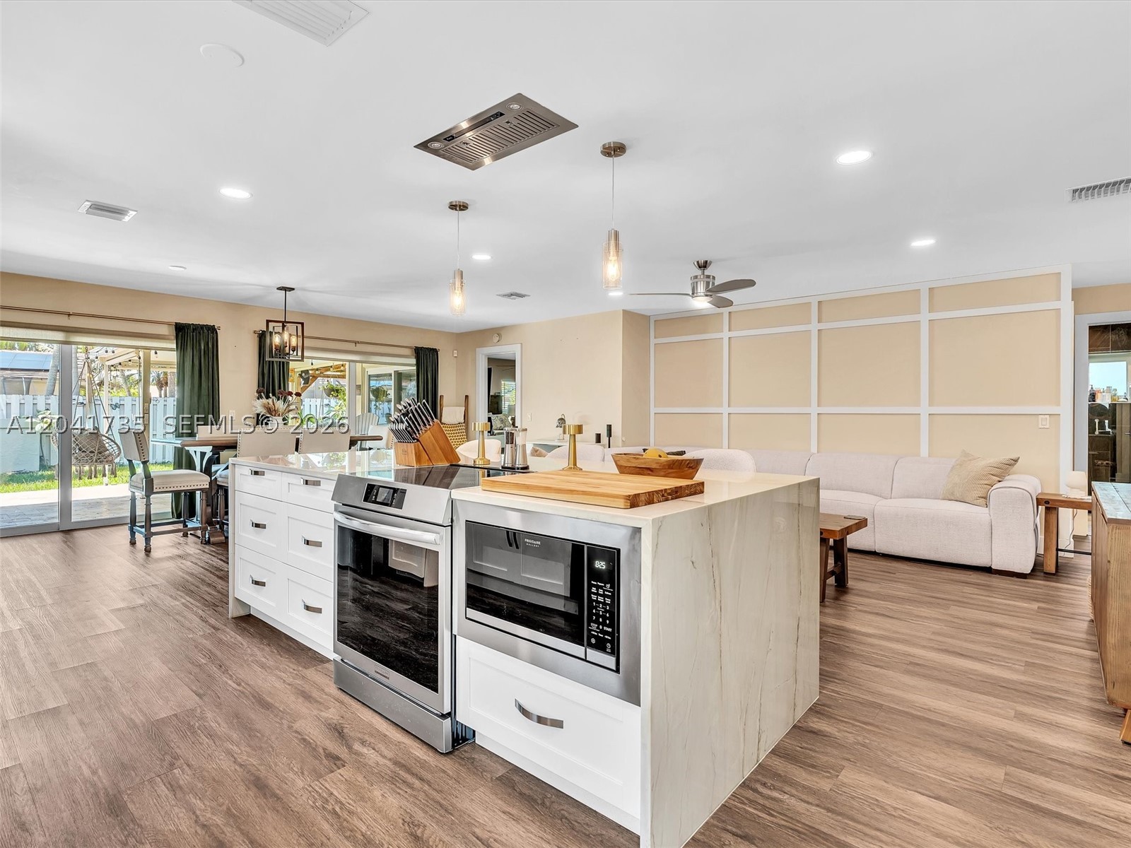 RAMBLEWOOD VILLAS - Residential