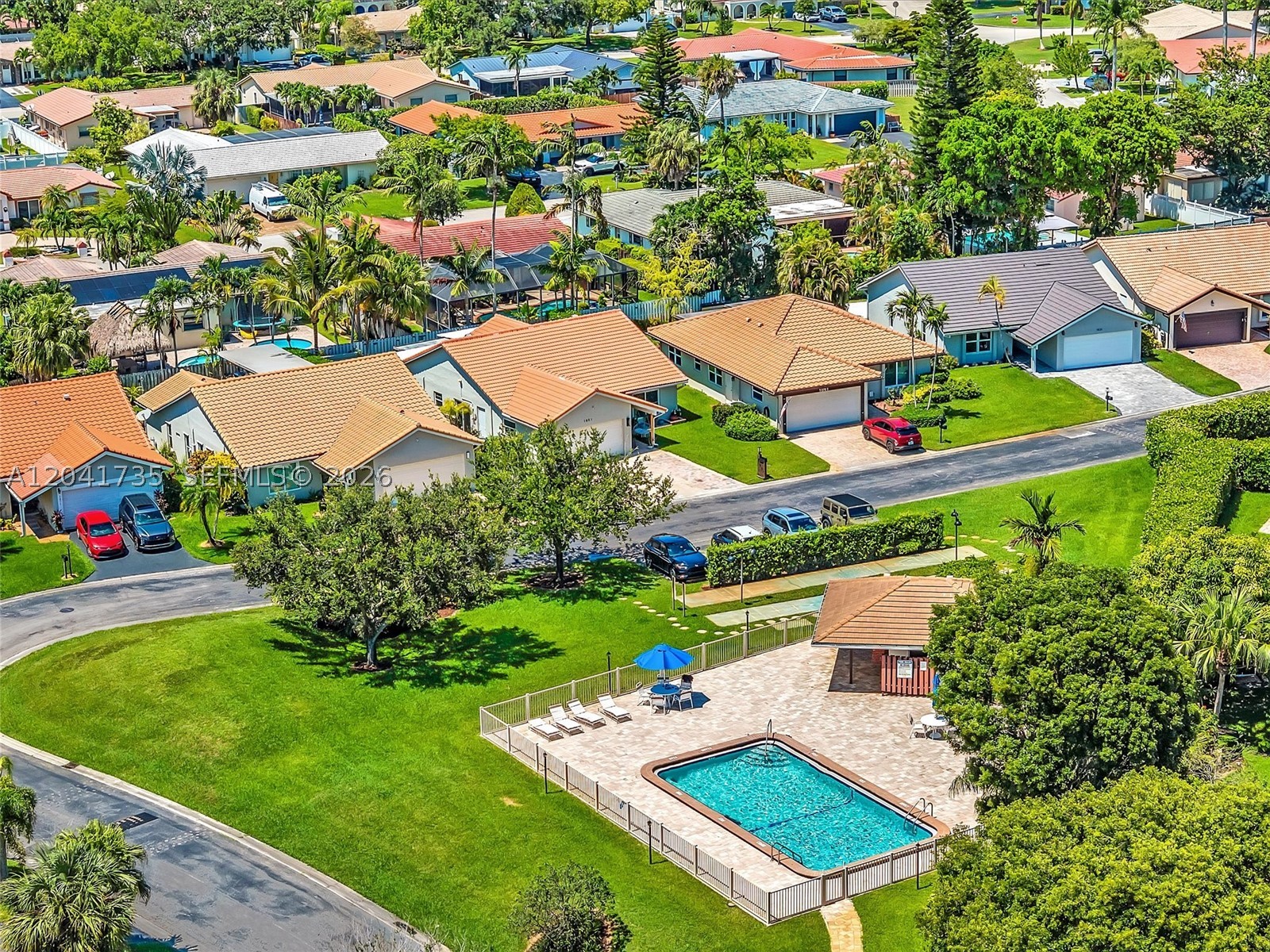 RAMBLEWOOD VILLAS - Residential