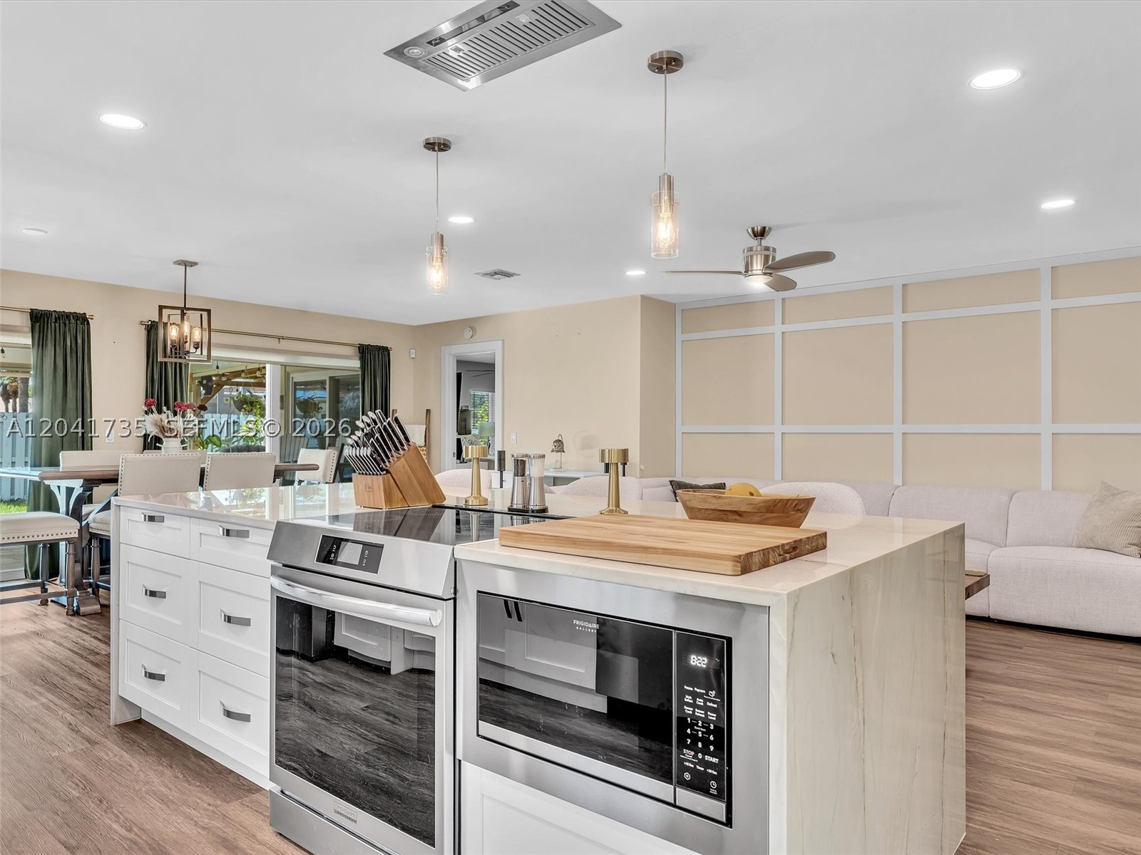 RAMBLEWOOD VILLAS - Residential