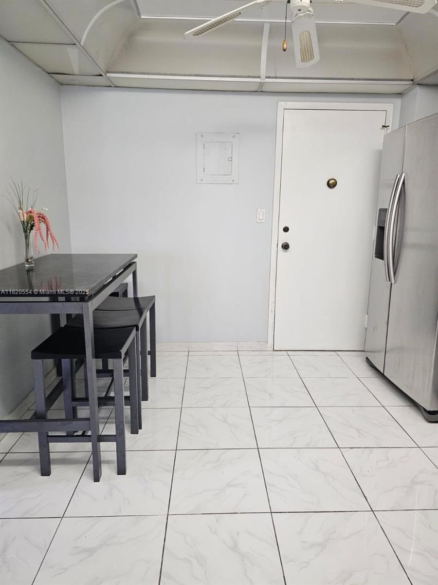 WINSTON TOWERS 200 - Residential