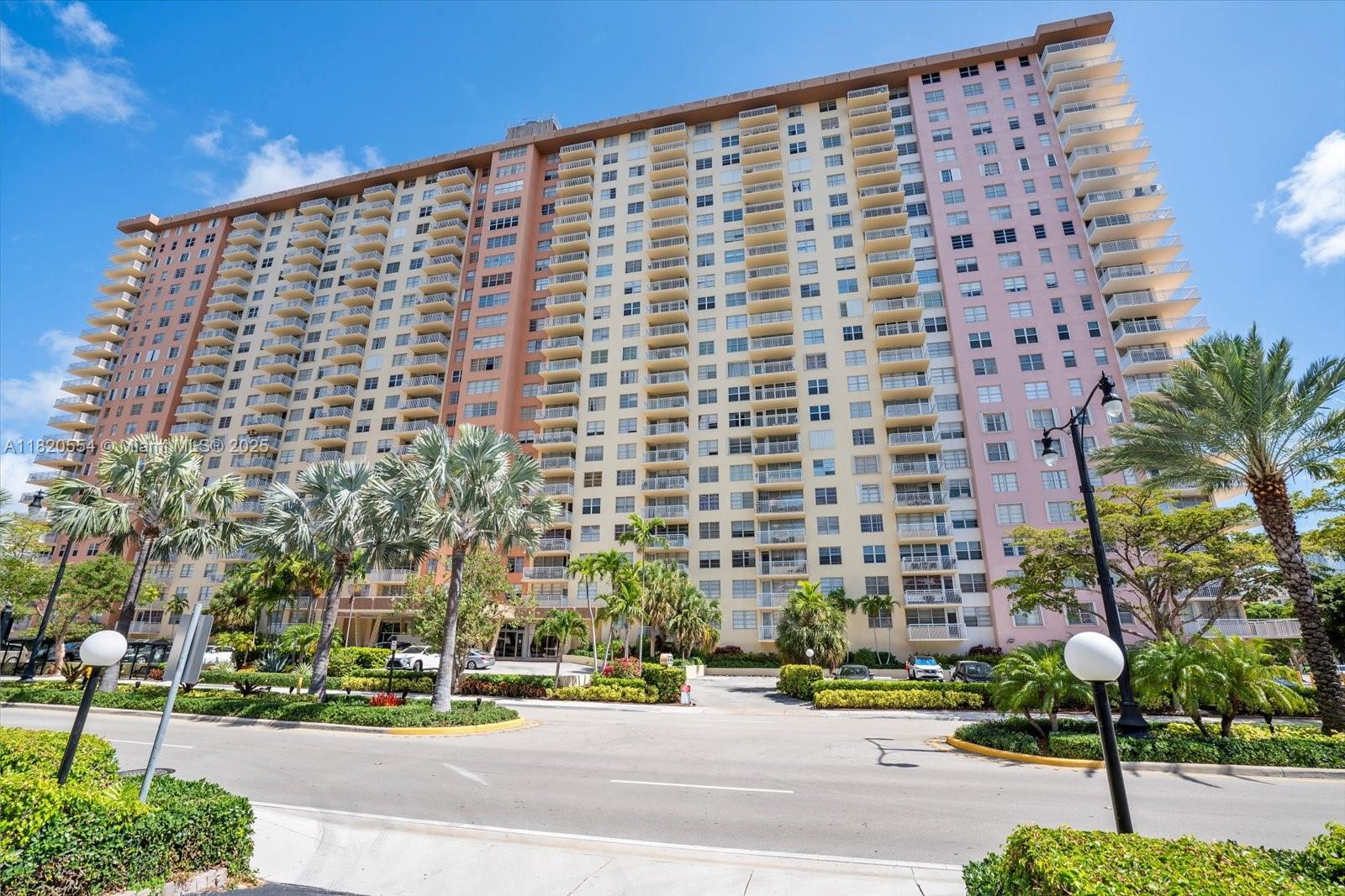 WINSTON TOWERS 200 - Residential