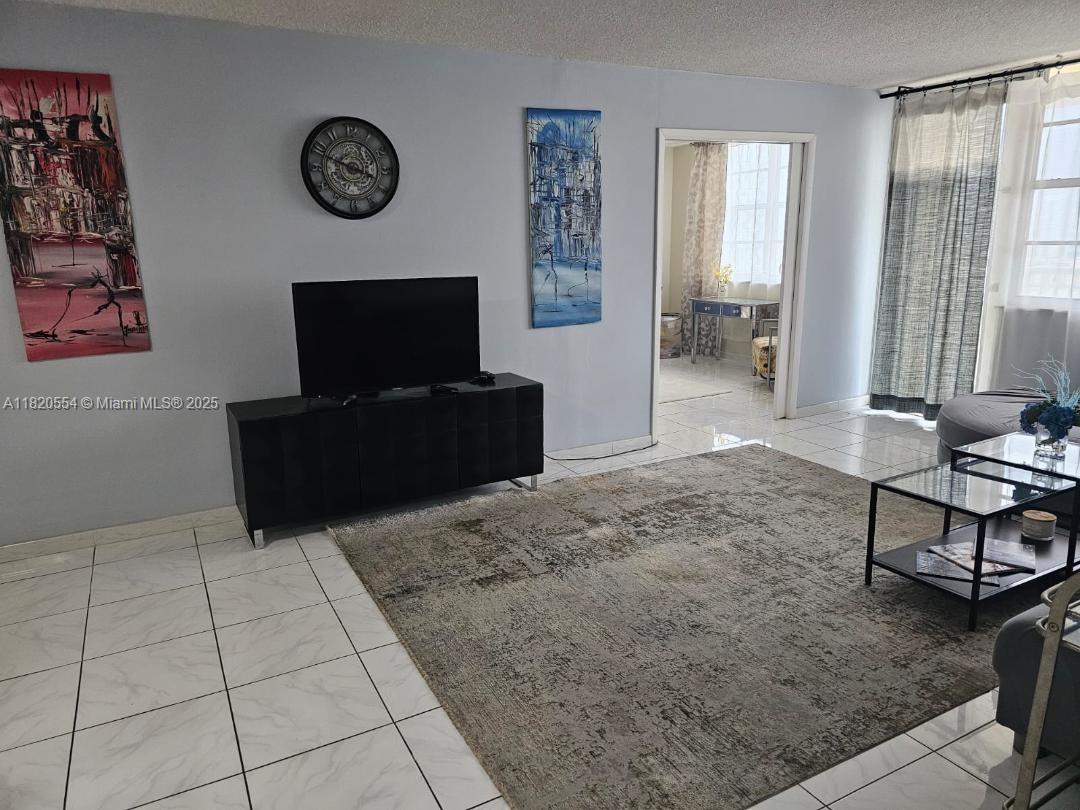 WINSTON TOWERS 200 - Residential