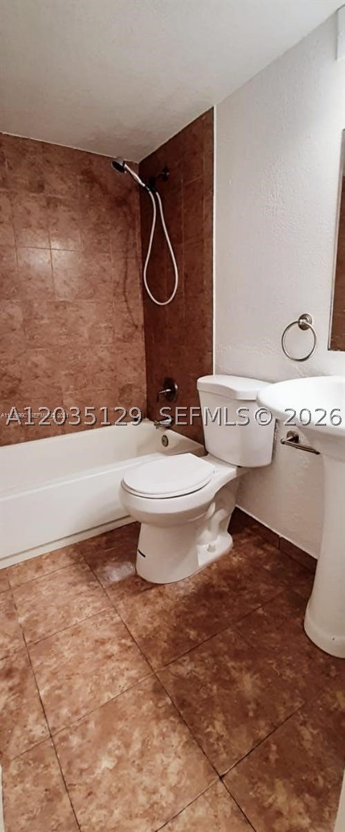 HARBOUR POINTE OF MIAMI C - Residential